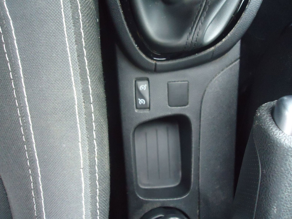 Renault Clio SporTour 1.5 dCi 90CV SporTour Dynamique (8)
