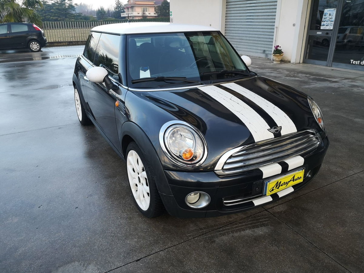 MINI Mini 1.6 16V Cooper (2)