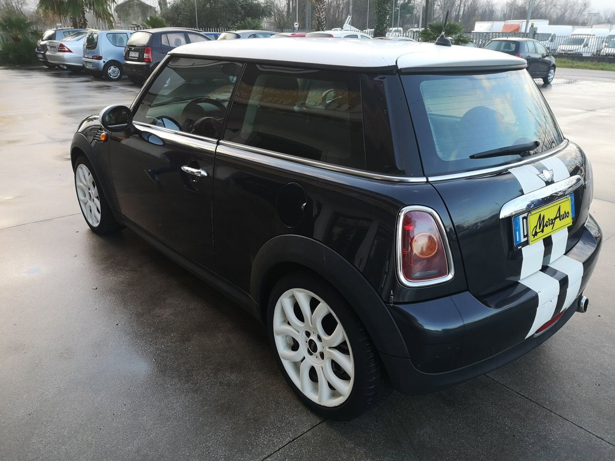 MINI Mini 1.6 16V Cooper (4)