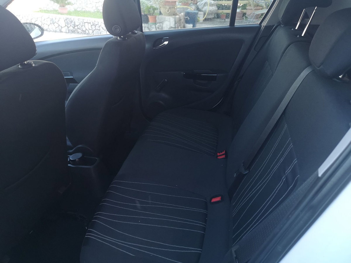 Opel Corsa 1.3 CDTI 75CV 5 porte Club (6)