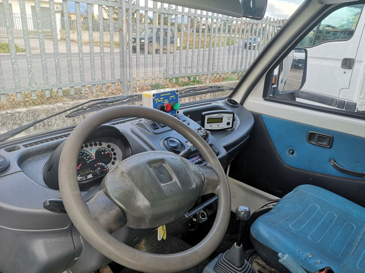 Piaggio Porter Telaio 1.3 Cabinato Maxxi Ext (5)