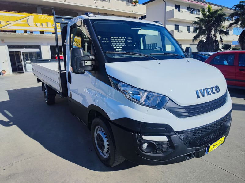 Iveco Daily Telaio 35S14 2.3 HPT PLM Cabinato