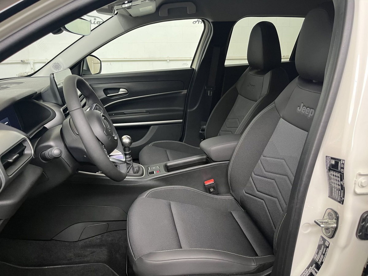 Jeep Avenger 1.2 turbo Summit fwd 100cv (13)
