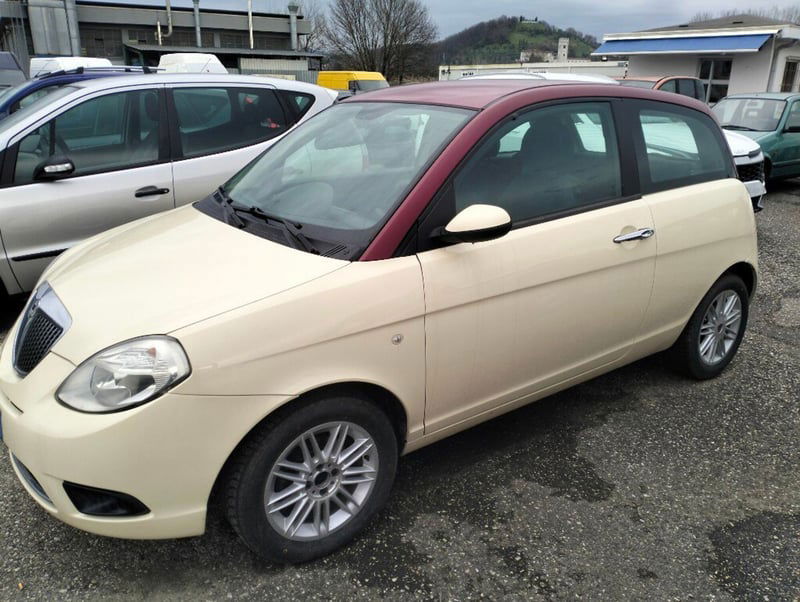 Lancia Ypsilon Multijet 16V Argento