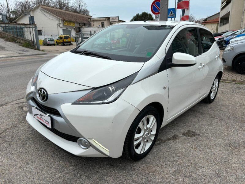 Toyota Aygo 1.0 VVT-i 69 CV 5 porte x-play 