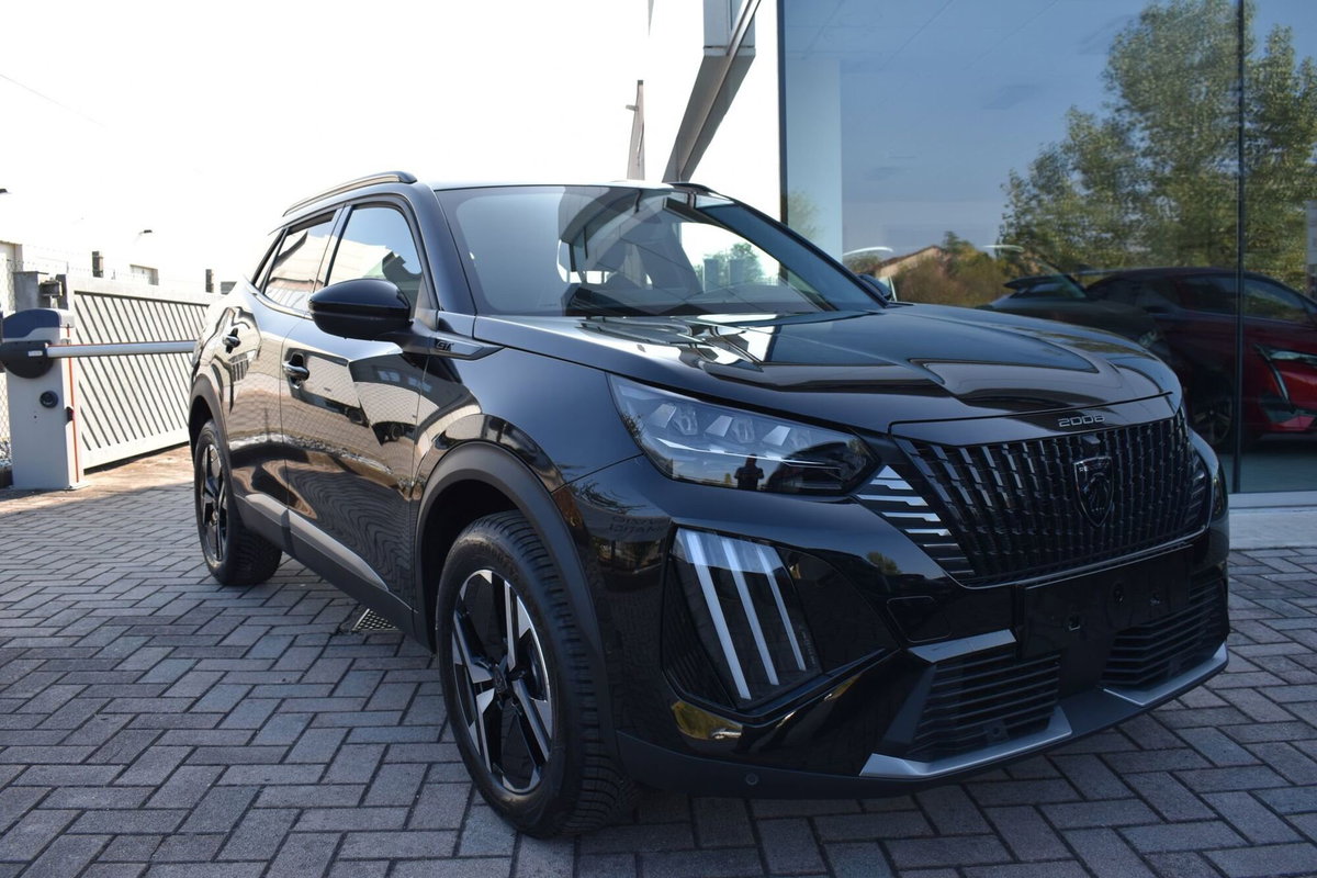 Peugeot 2008 1.2 puretech Allure s&s 100cv (15)