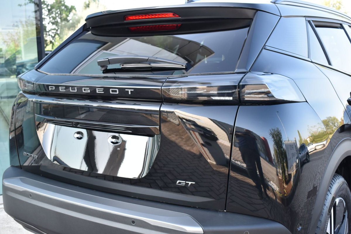 Peugeot 2008 1.2 puretech Allure s&s 100cv (8)