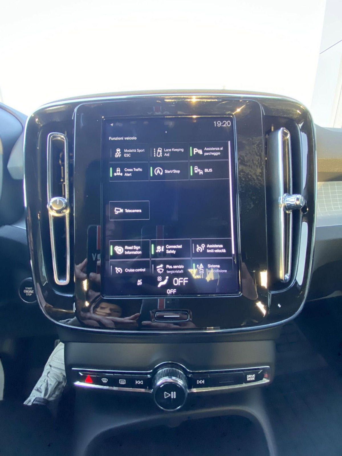 Volvo XC40 D3 Geartronic Business Plus (10)