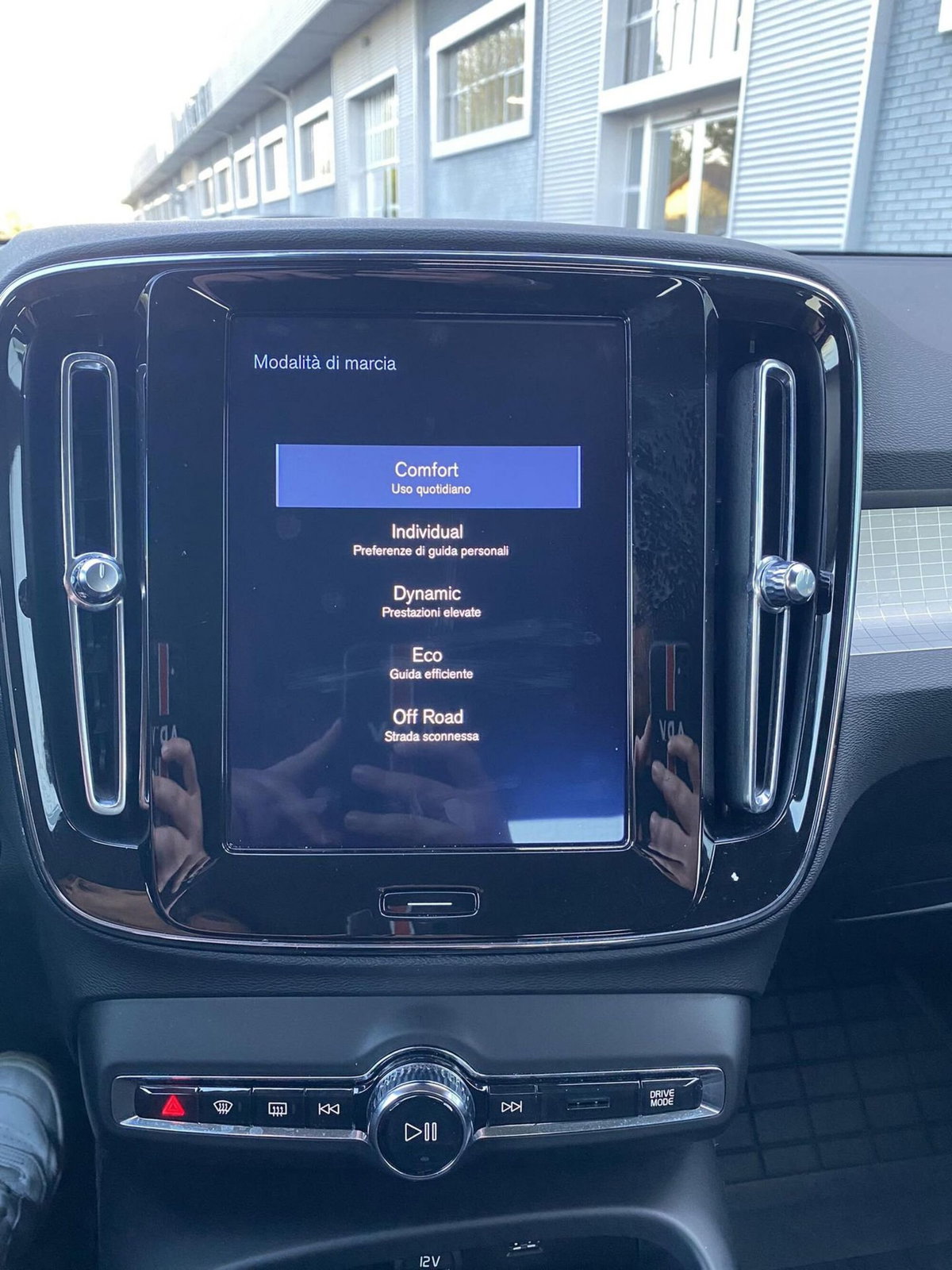 Volvo XC40 D3 Geartronic Business Plus (11)