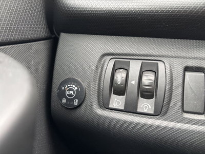 Renault Clio 1.2 75CV GPL 5 porte Live (16)