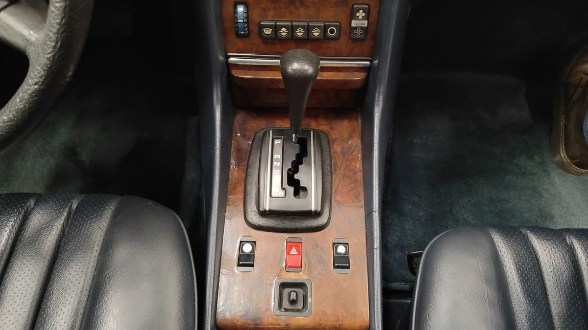 Mercedes-Benz 380 Cabrio 380 SL Roadster (9)
