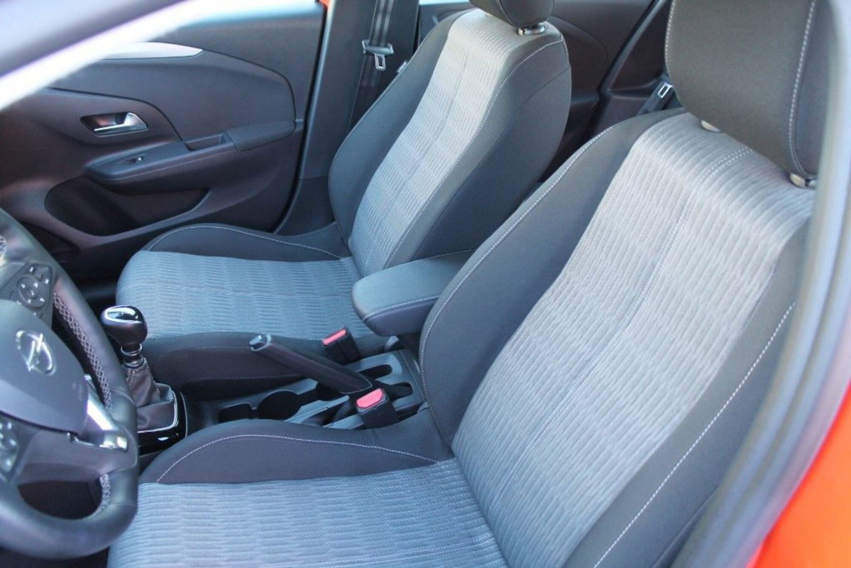 Opel Corsa 1.2 100 CV Edition (8)