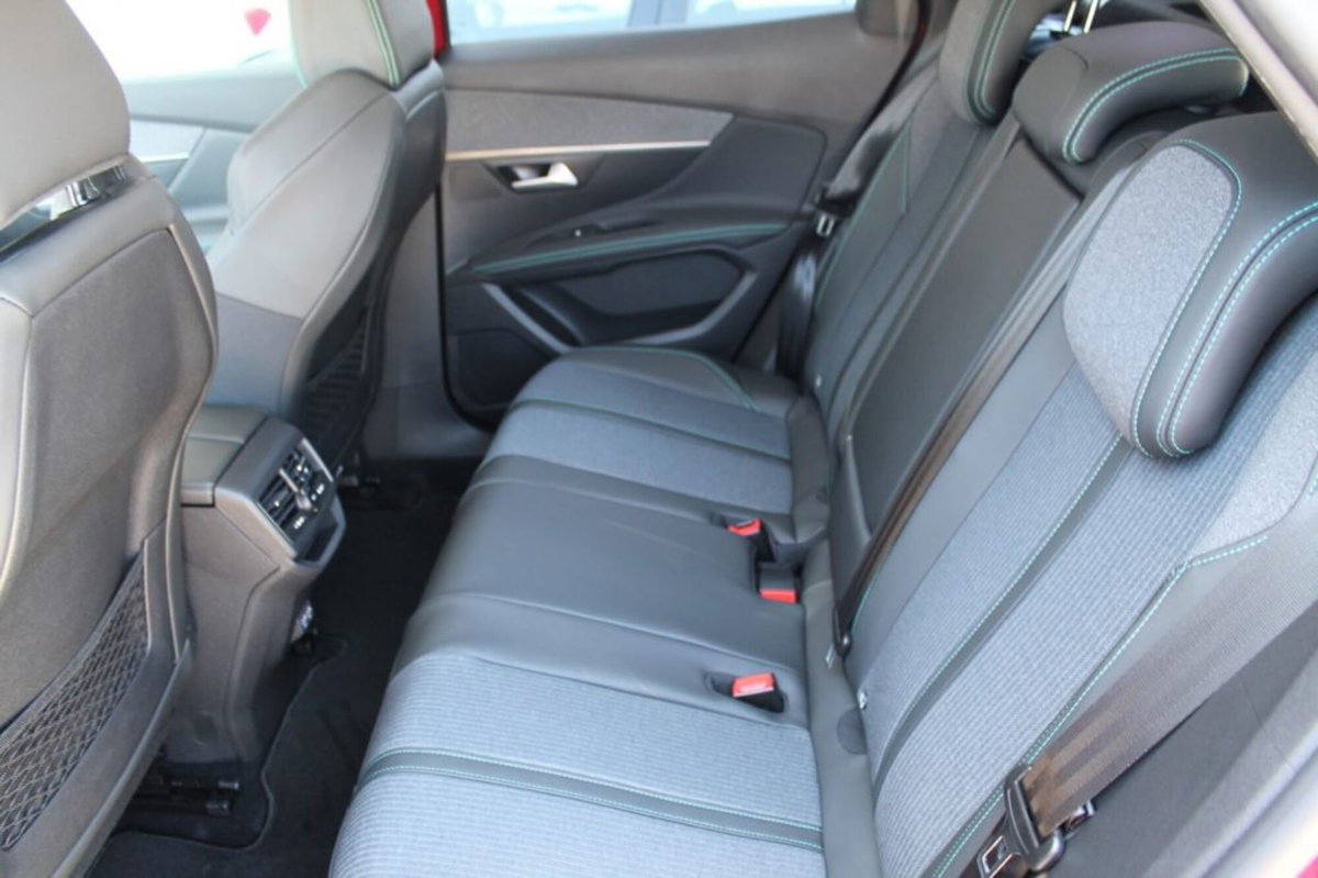 Peugeot 3008 BlueHDi 130 S&S Allure (11)