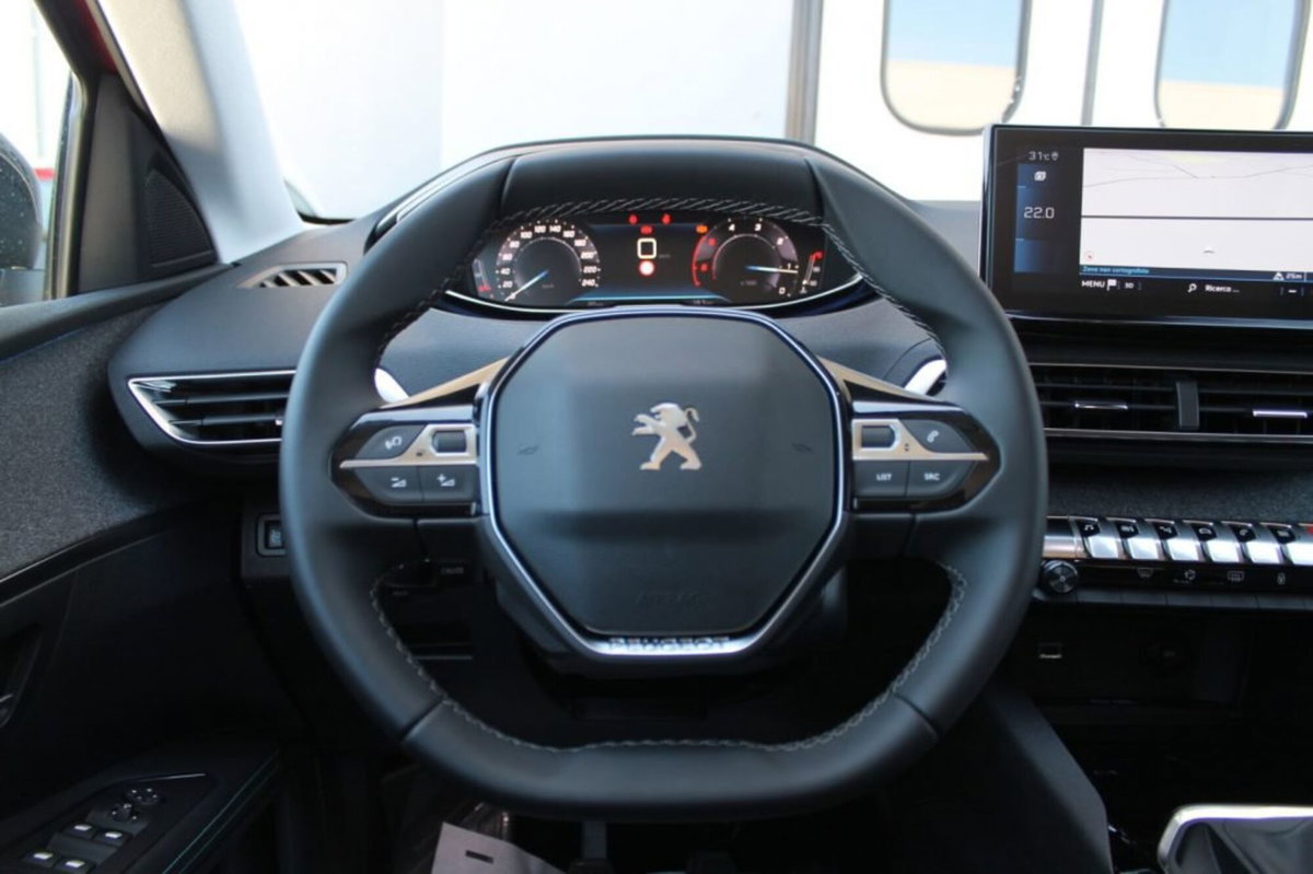 Peugeot 3008 BlueHDi 130 S&S Allure (8)