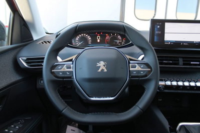 Peugeot 3008 BlueHDi 130 S&S Allure (8)
