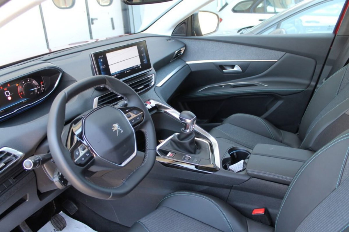 Peugeot 3008 BlueHDi 130 S&S Allure (9)