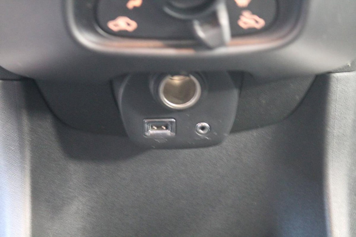 Toyota Aygo Connect 1.0 VVT-i 72 CV 5 porte x-play (12)