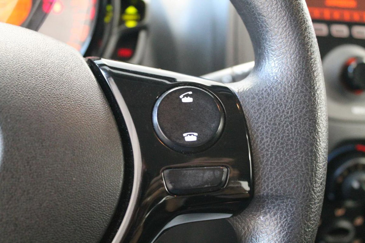 Toyota Aygo Connect 1.0 VVT-i 72 CV 5 porte x-play (14)