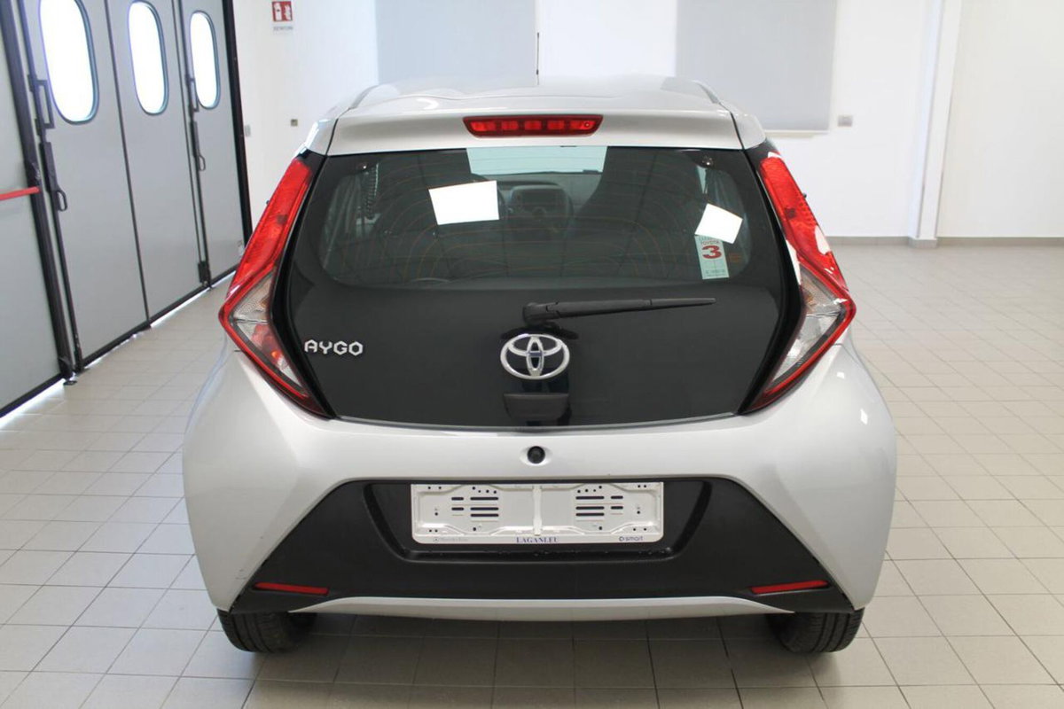 Toyota Aygo Connect 1.0 VVT-i 72 CV 5 porte x-play (5)