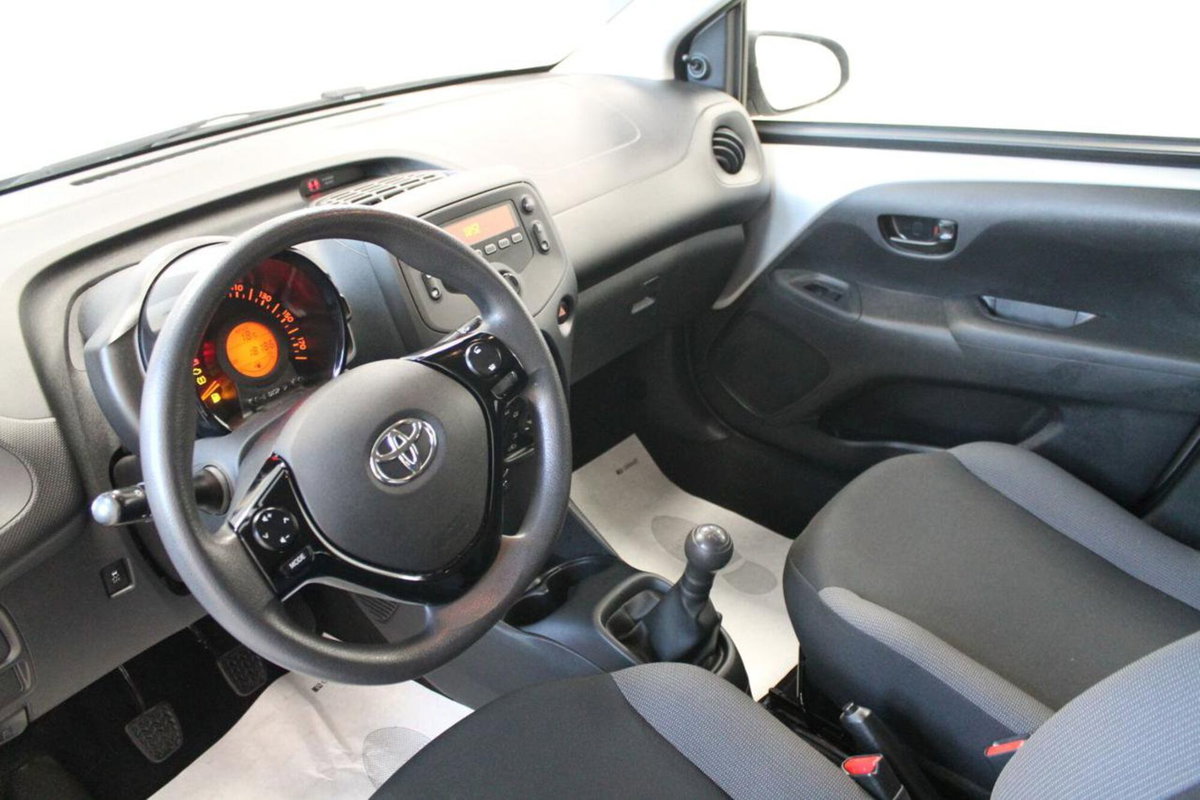 Toyota Aygo Connect 1.0 VVT-i 72 CV 5 porte x-play (7)