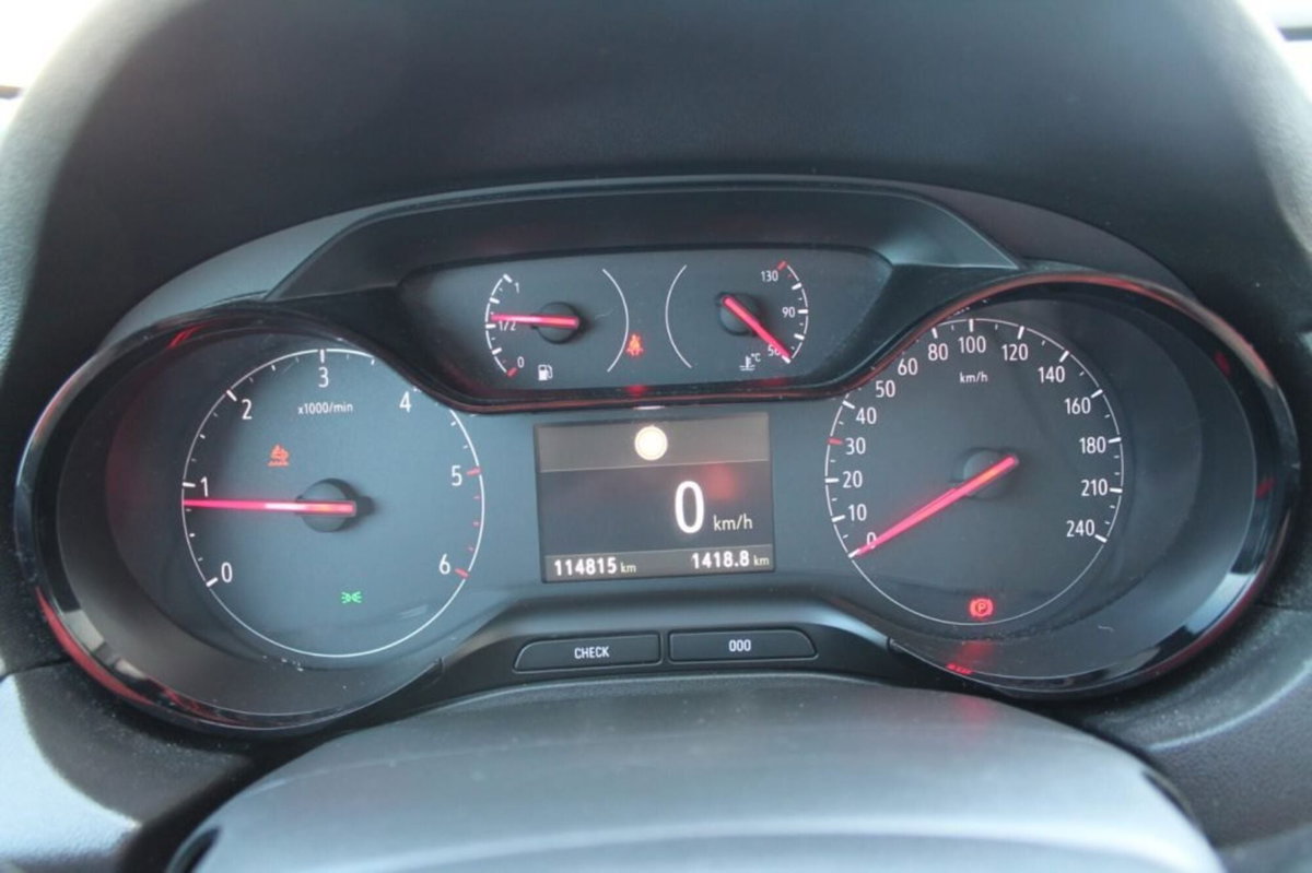 Opel Grandland X 1.5 diesel Ecotec Start&Stop Advance (10)
