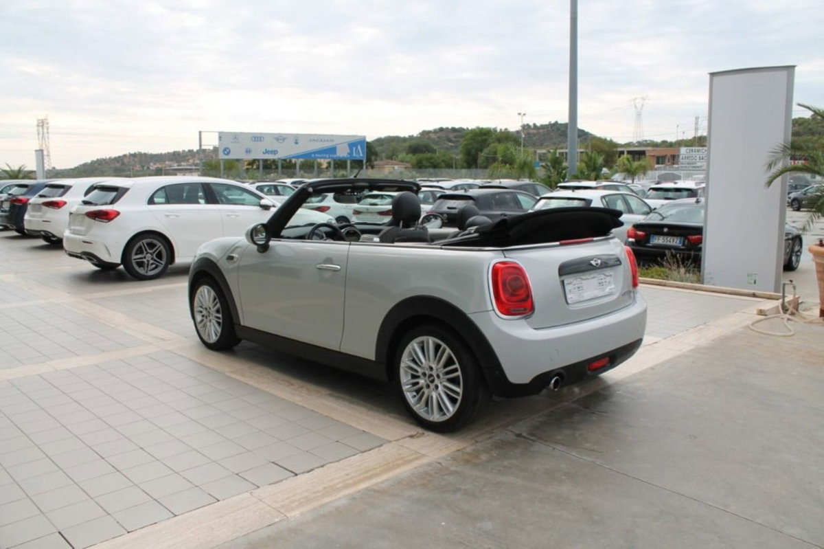 MINI Mini Cabrio 1.5 Cooper D Cabrio (12)