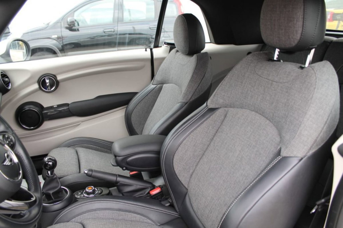MINI Mini Cabrio 1.5 Cooper D Cabrio (14)