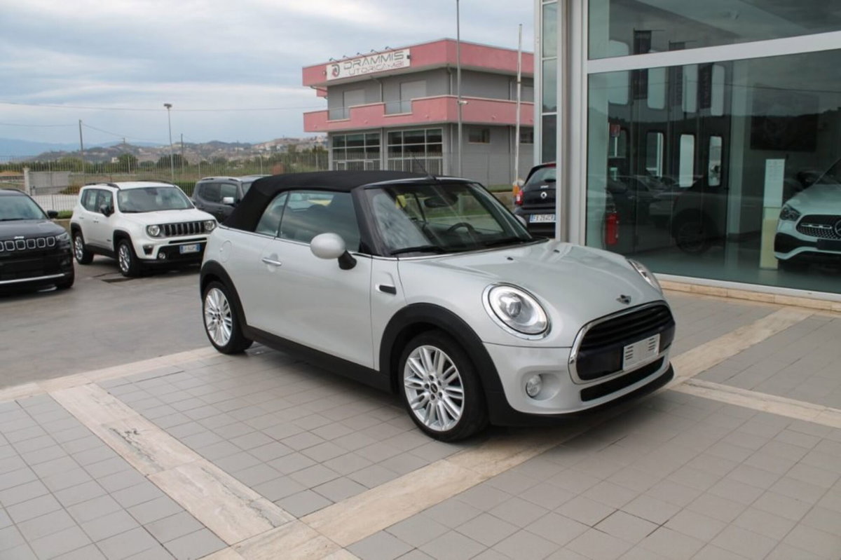 MINI Mini Cabrio 1.5 Cooper D Cabrio (3)