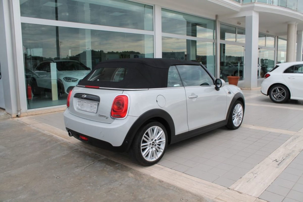 MINI Mini Cabrio 1.5 Cooper D Cabrio (4)