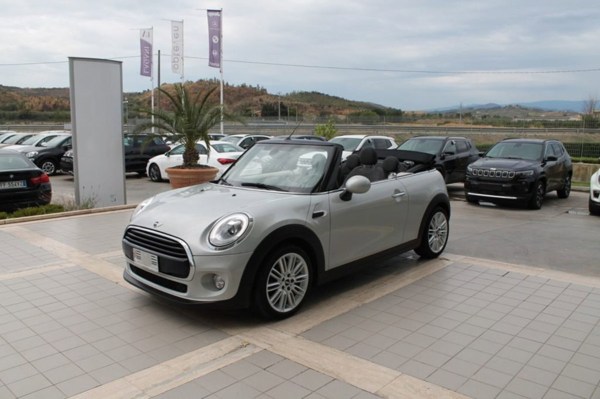 MINI Mini Cabrio 1.5 Cooper D Cabrio (7)