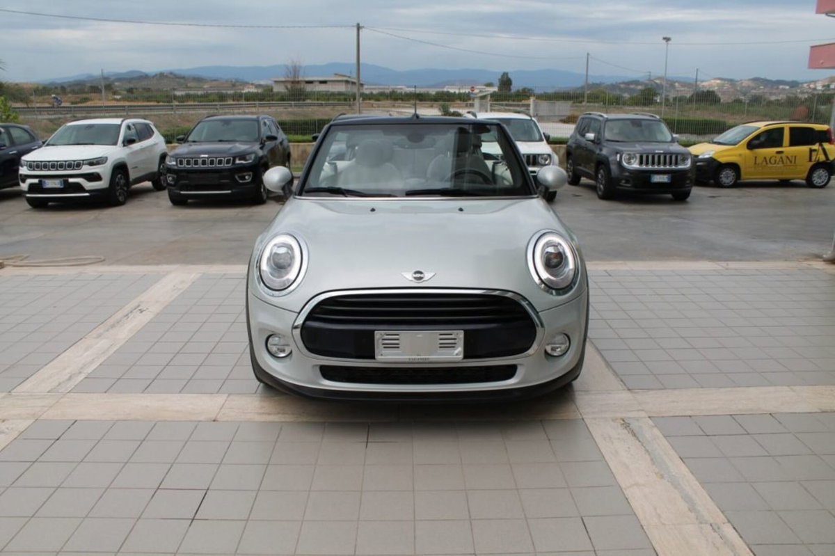 MINI Mini Cabrio 1.5 Cooper D Cabrio (8)