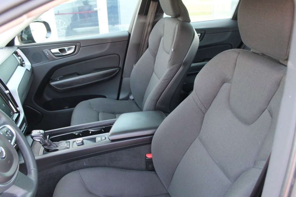 Volvo XC60 D4 Geartronic Business (8)