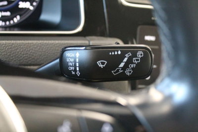Volkswagen Golf Variant 2.0 TDI DSG Executive BlueMotion Tech. (14)