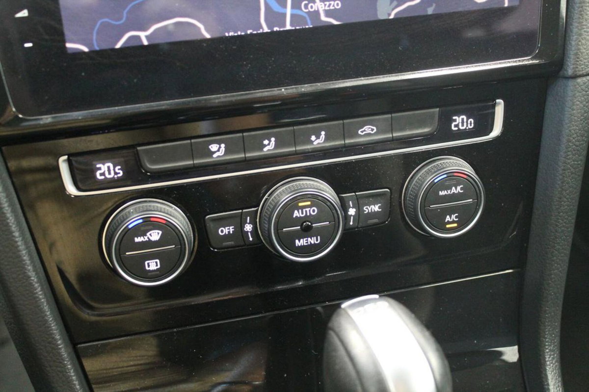 Volkswagen Golf Variant 2.0 TDI DSG Executive BlueMotion Tech. (16)
