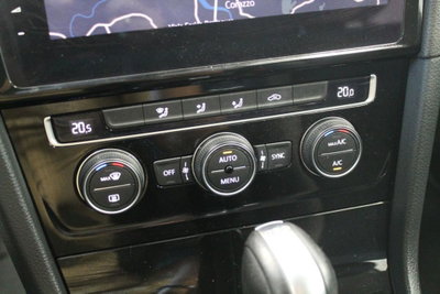 Volkswagen Golf Variant 2.0 TDI DSG Executive BlueMotion Tech. (16)