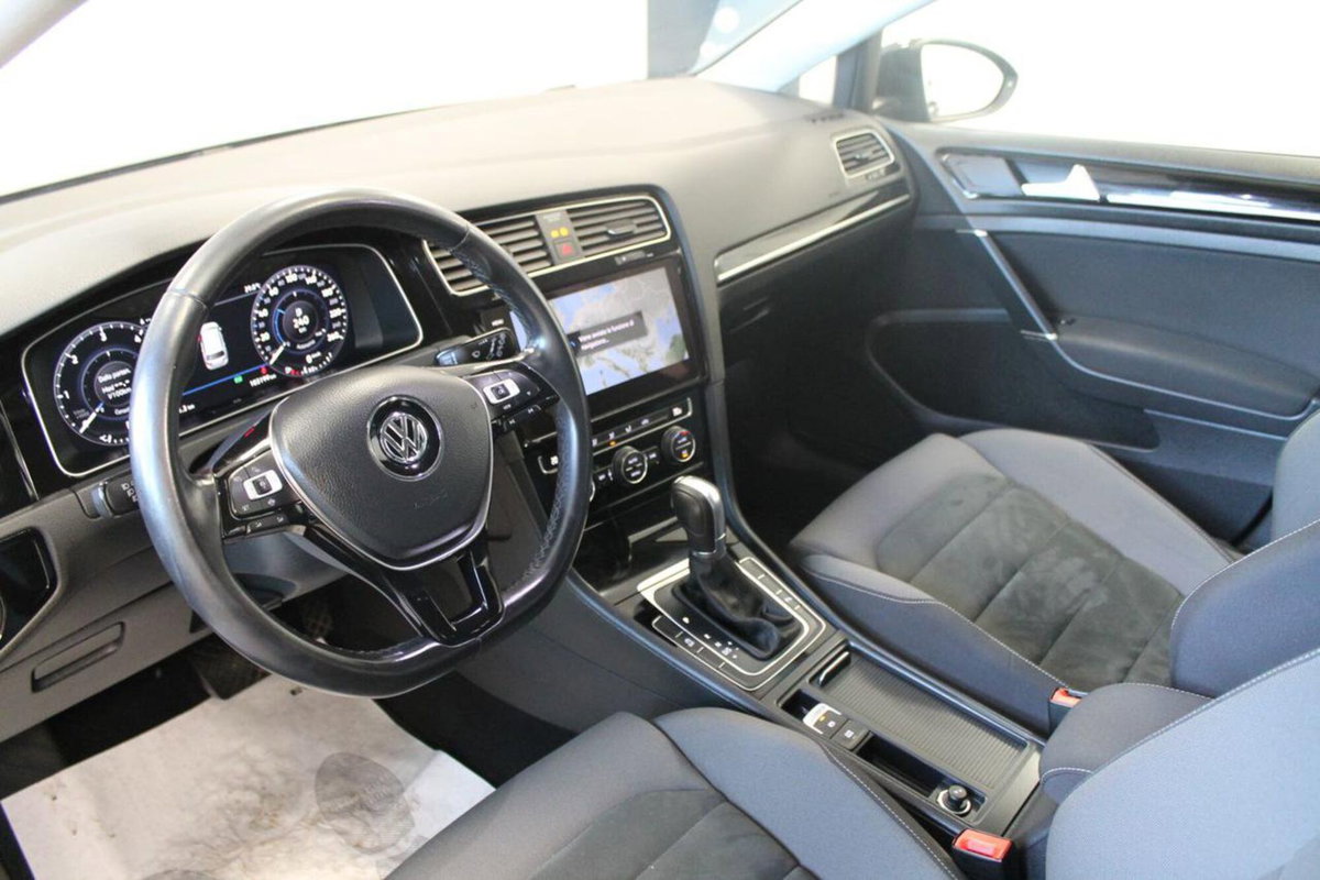 Volkswagen Golf Variant 2.0 TDI DSG Executive BlueMotion Tech. (7)
