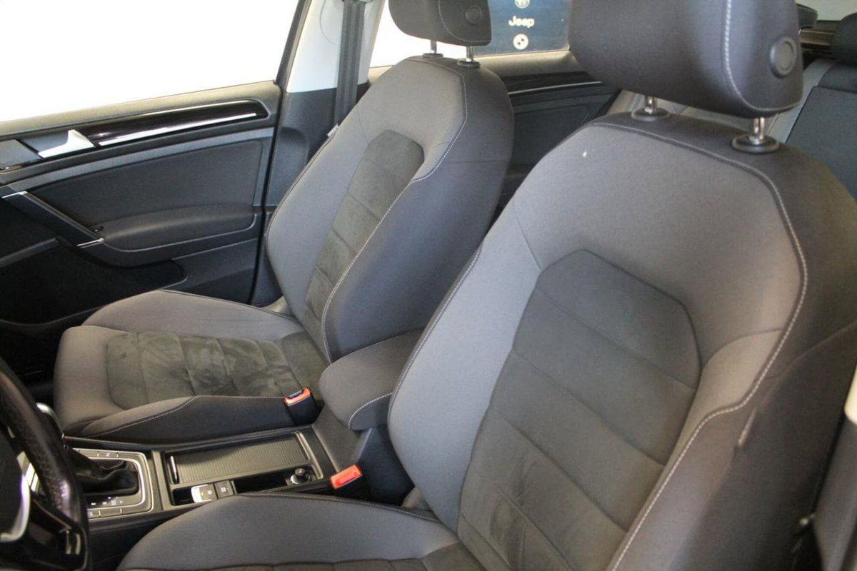 Volkswagen Golf Variant 2.0 TDI DSG Executive BlueMotion Tech. (8)