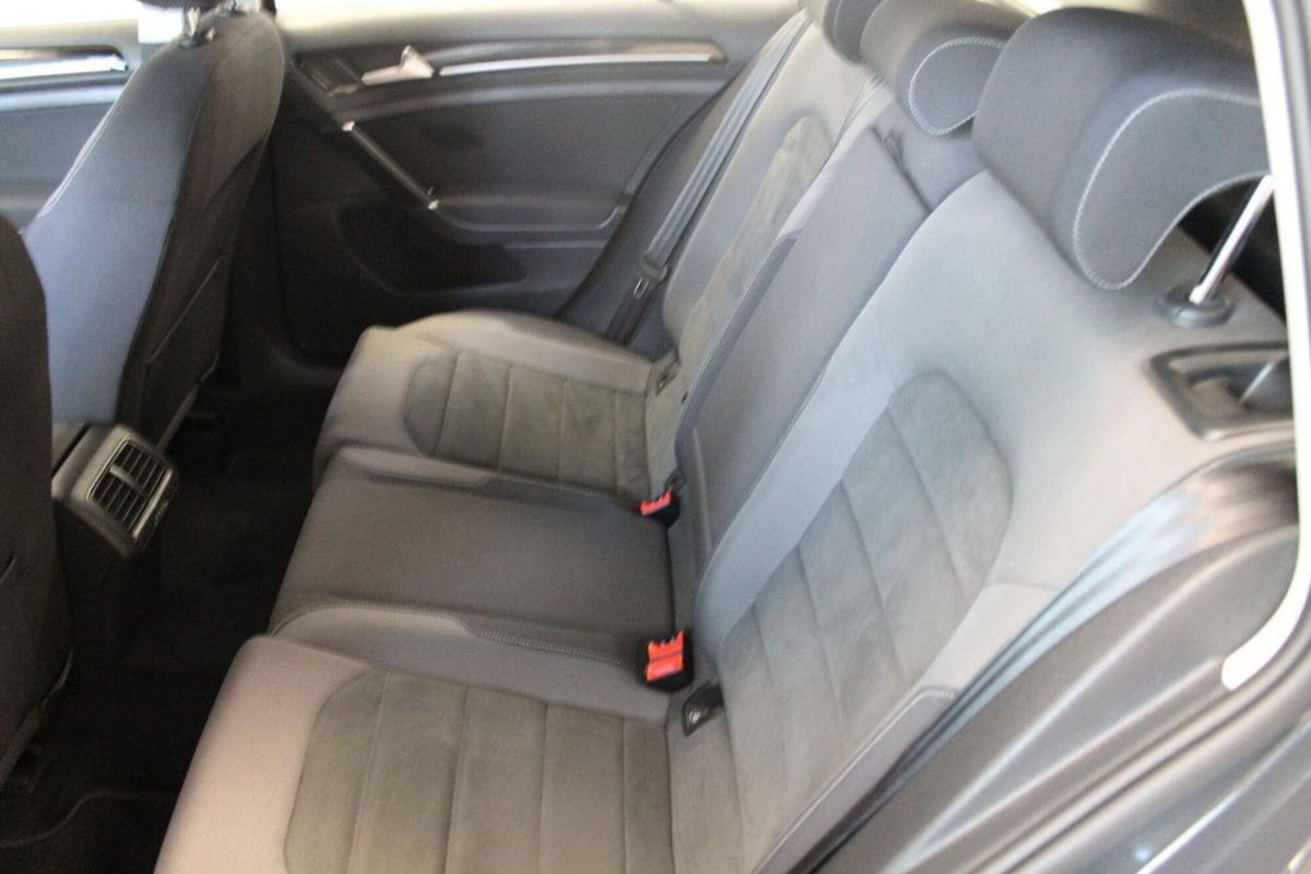 Volkswagen Golf Variant 2.0 TDI DSG Executive BlueMotion Tech. (9)