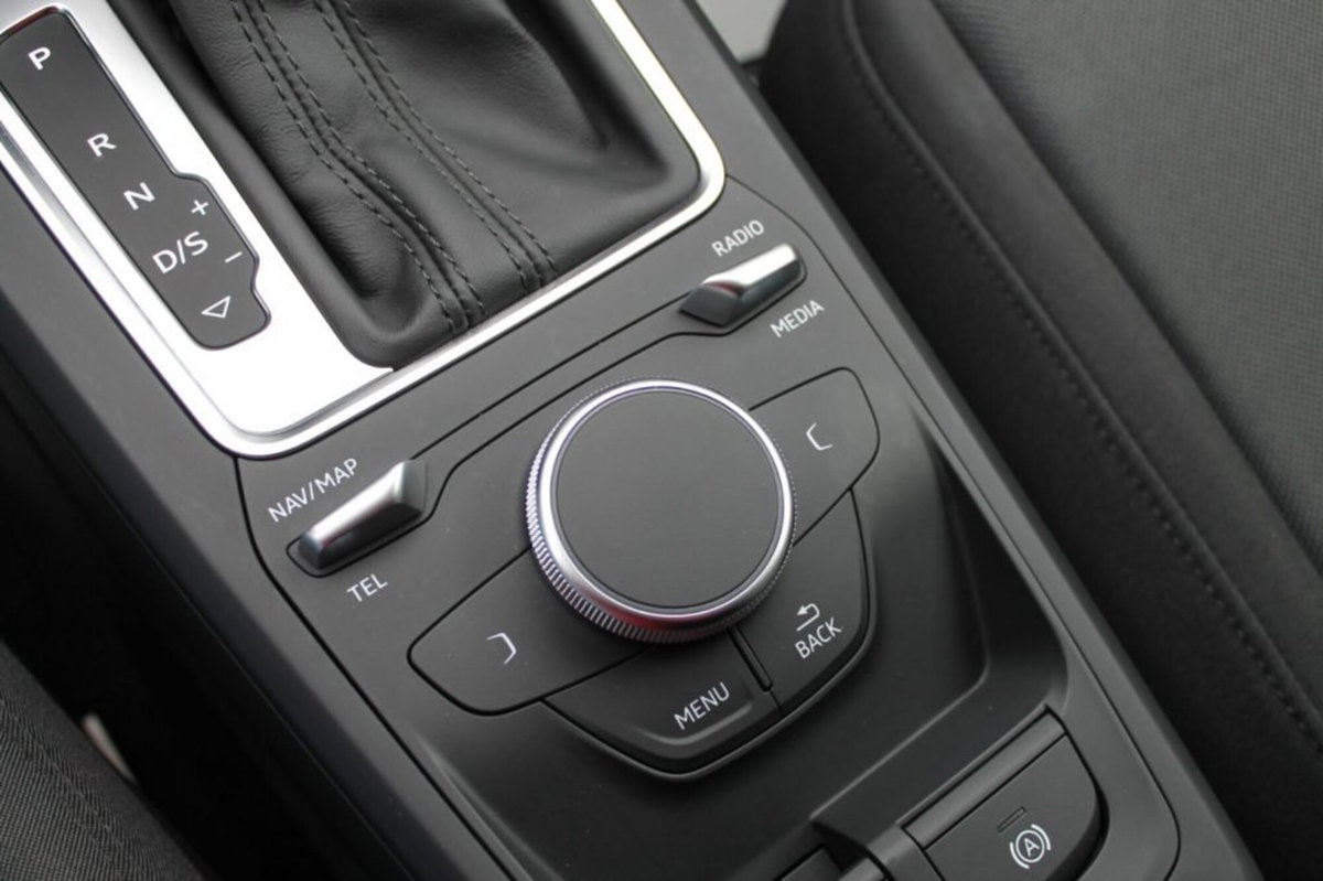 Audi Q2 Q2 30 TDI S tronic Business (19)