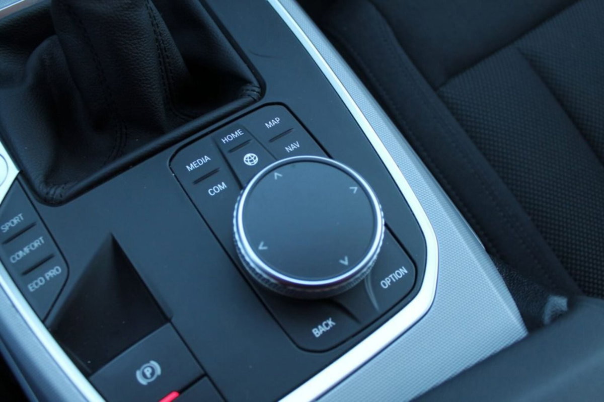 BMW Serie 3 318d Business Advantage (18)