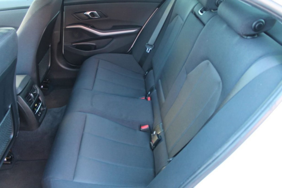 BMW Serie 3 318d Business Advantage (9)