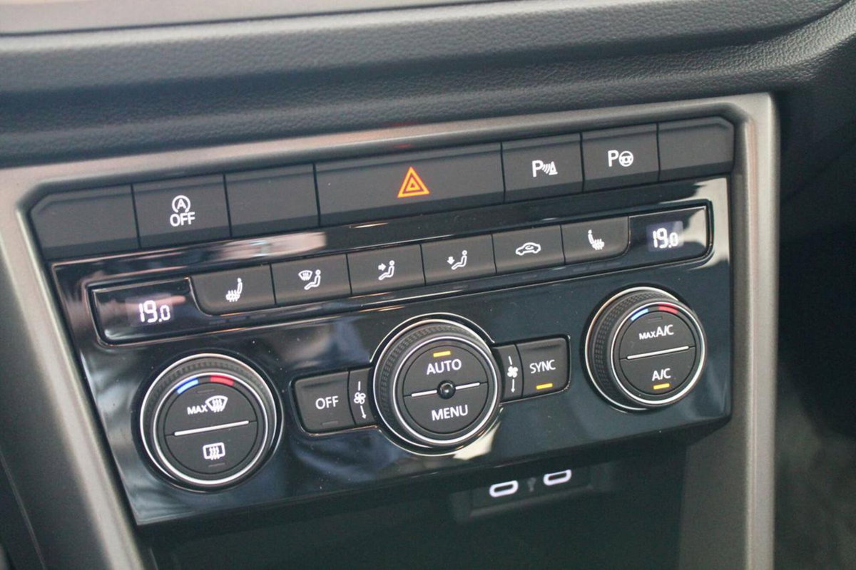 Volkswagen T-Roc 1.6 TDI SCR Style BlueMotion Technology (16)