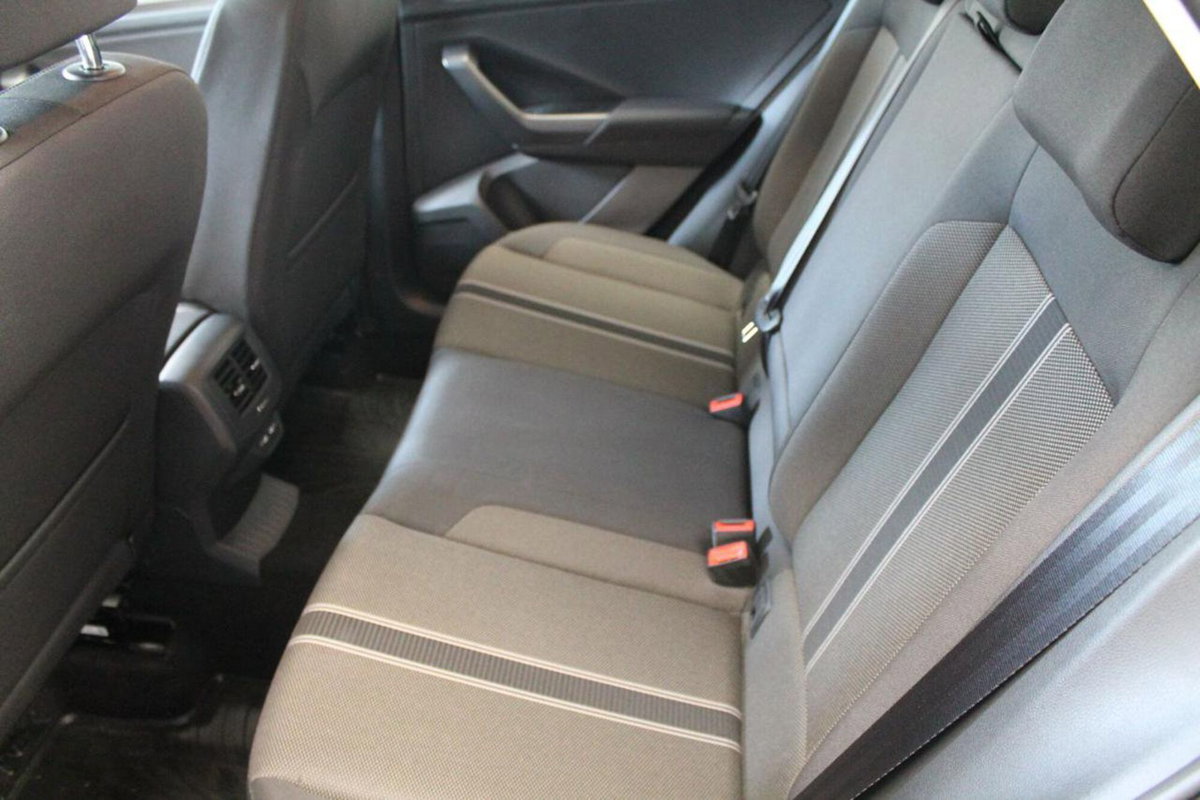 Volkswagen T-Roc 1.6 TDI SCR Style BlueMotion Technology (9)