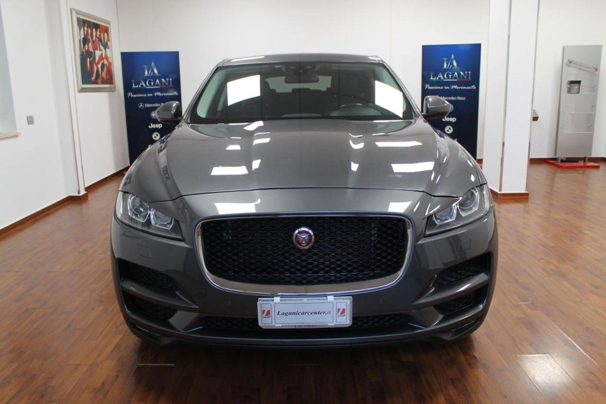 Jaguar F-Pace 2.0 D 180 CV AWD aut. Prestige (2)