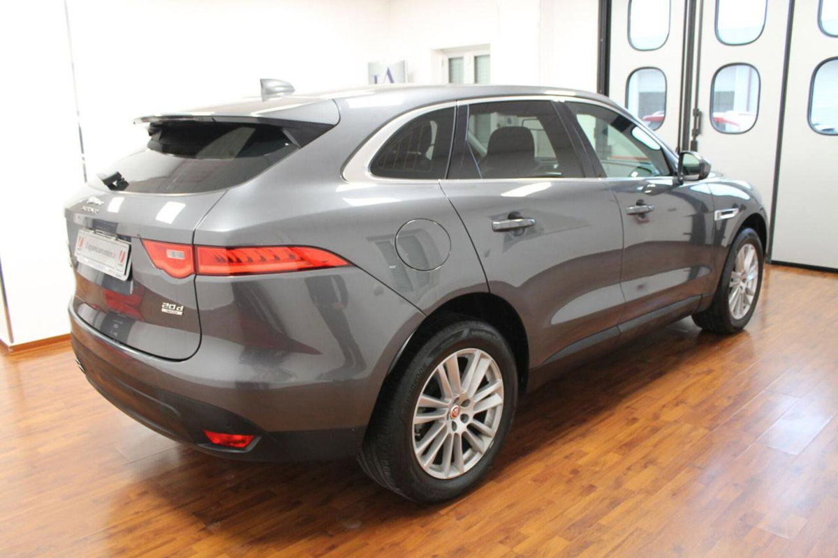 Jaguar F-Pace 2.0 D 180 CV AWD aut. Prestige (4)