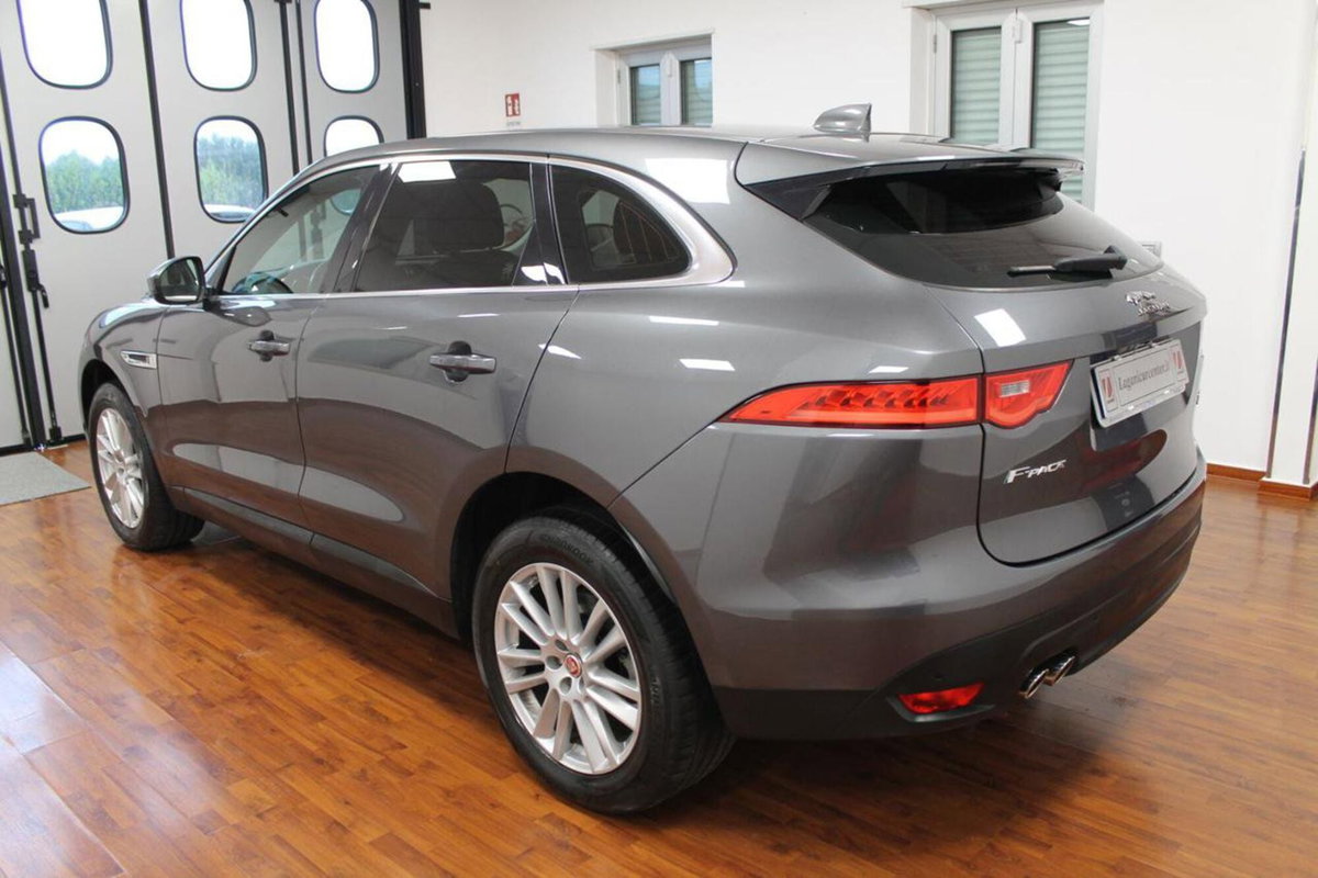 Jaguar F-Pace 2.0 D 180 CV AWD aut. Prestige (6)