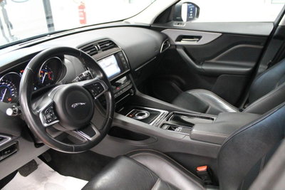Jaguar F-Pace 2.0 D 180 CV AWD aut. Prestige (7)