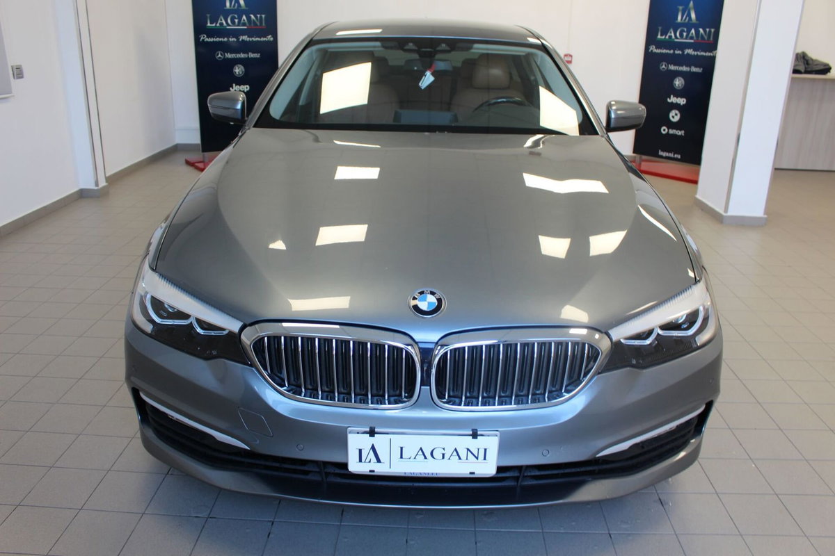 BMW Serie 5 520d xDrive Sport (2)