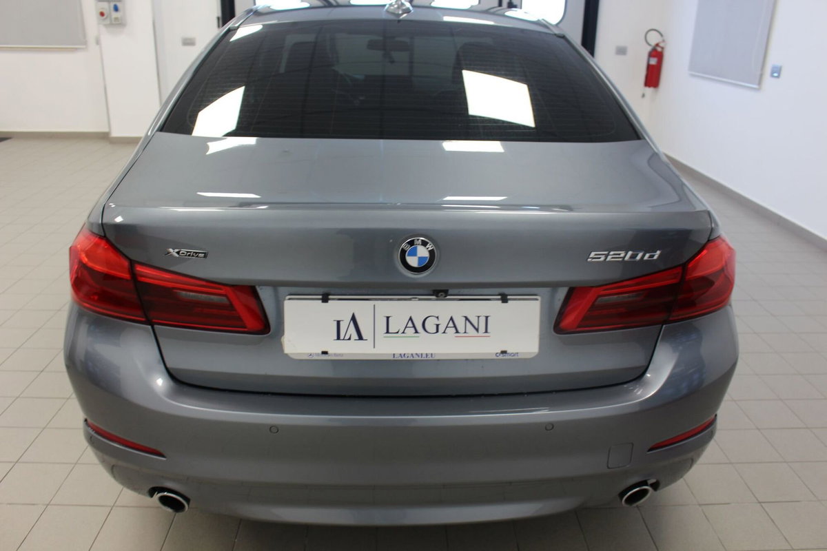 BMW Serie 5 520d xDrive Sport (5)