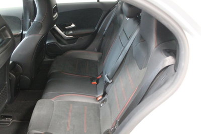 Mercedes-Benz Classe A 200 d Automatic Premium (9)